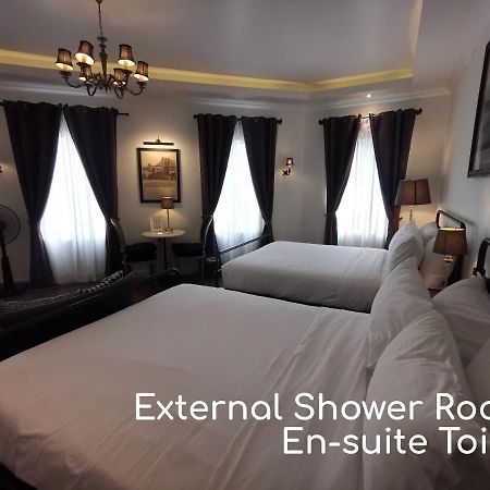 Double Bed Hotel Bangkok Buitenkant foto