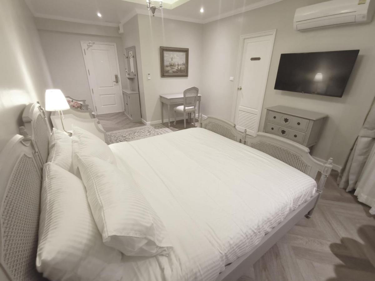 Double Bed Hotel Bangkok Buitenkant foto