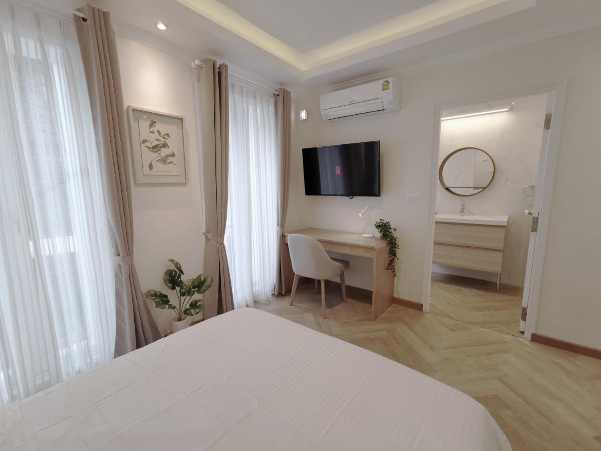 Double Bed Hotel Bangkok Buitenkant foto
