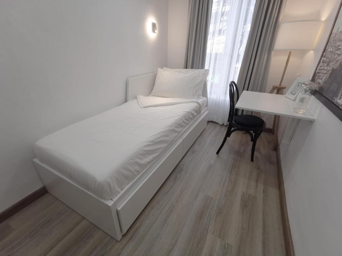 Double Bed Hotel Bangkok Buitenkant foto