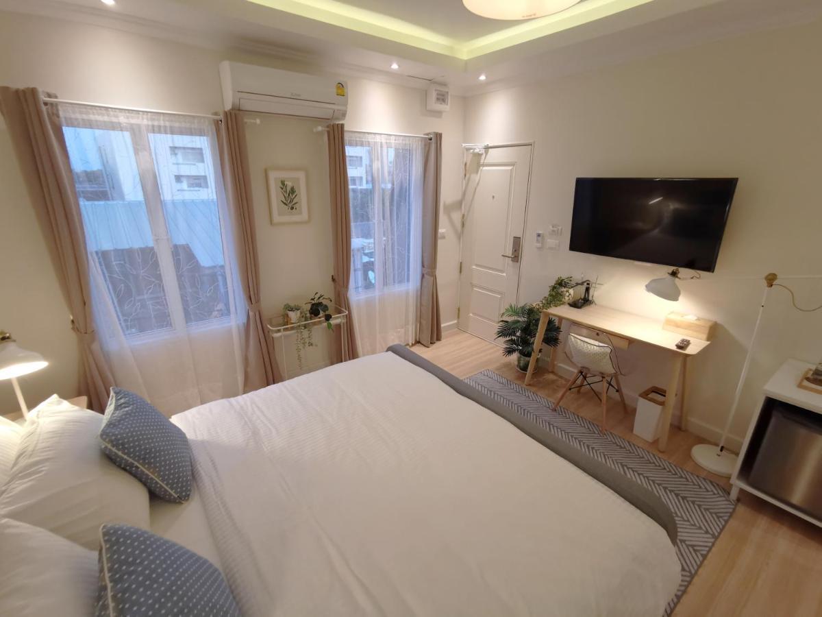 Double Bed Hotel Bangkok Buitenkant foto