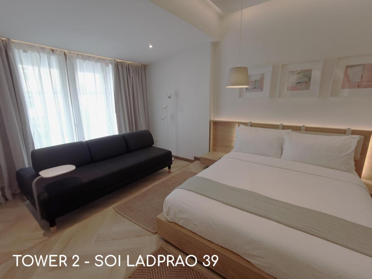 Double Bed Hotel Bangkok Buitenkant foto