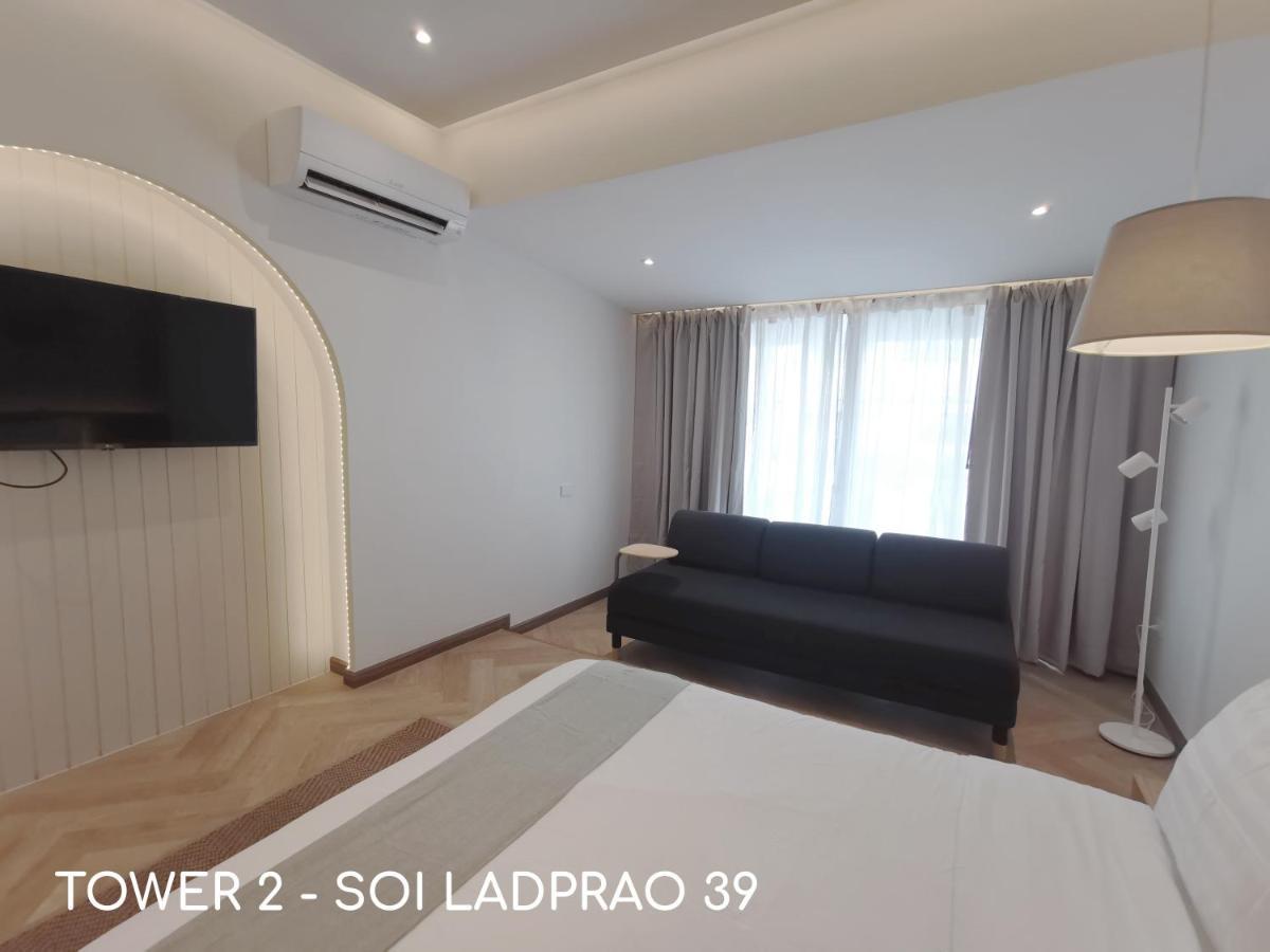 Double Bed Hotel Bangkok Buitenkant foto