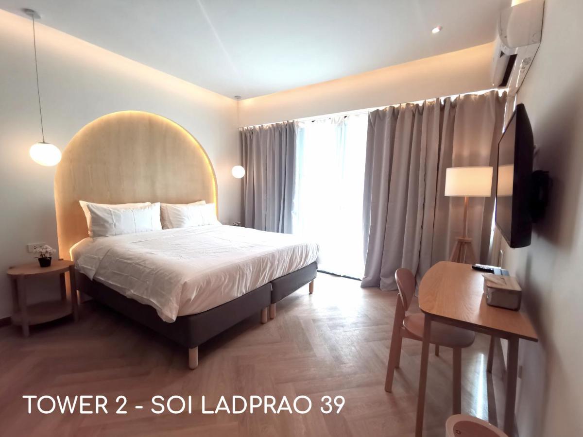 Double Bed Hotel Bangkok Buitenkant foto