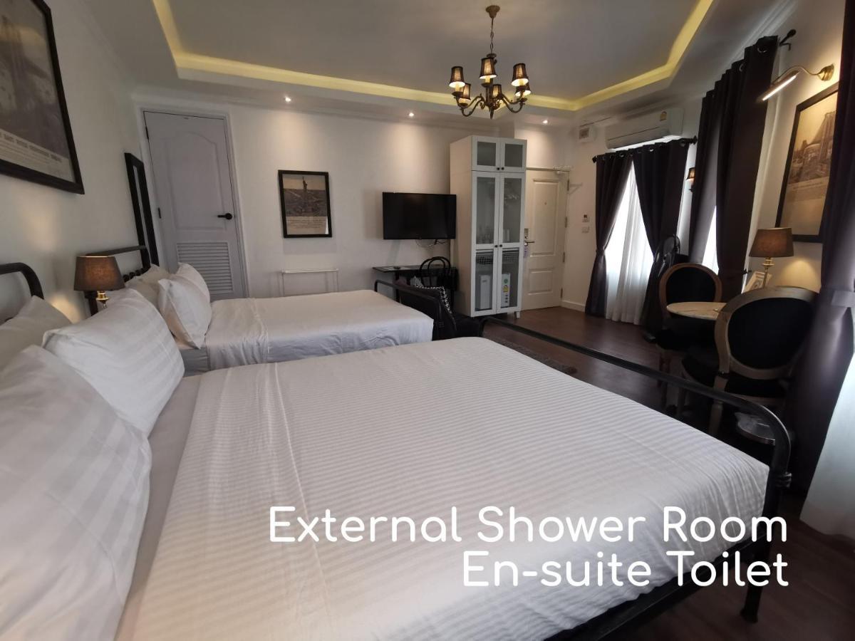 Double Bed Hotel Bangkok Buitenkant foto